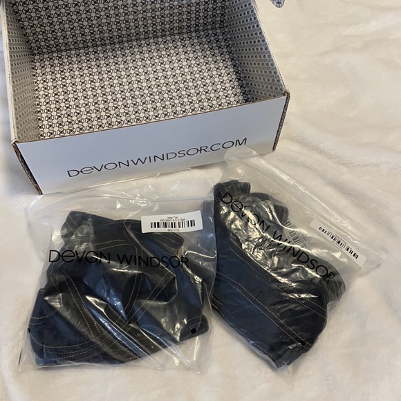 NWT Devon Windsor bikini set - Picture 8 of 8